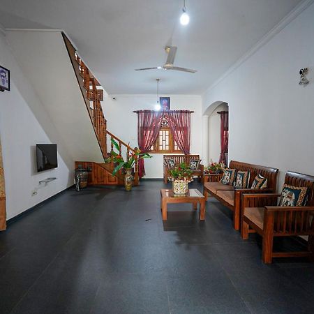 4Ty Two Homestay Galle Buitenkant foto