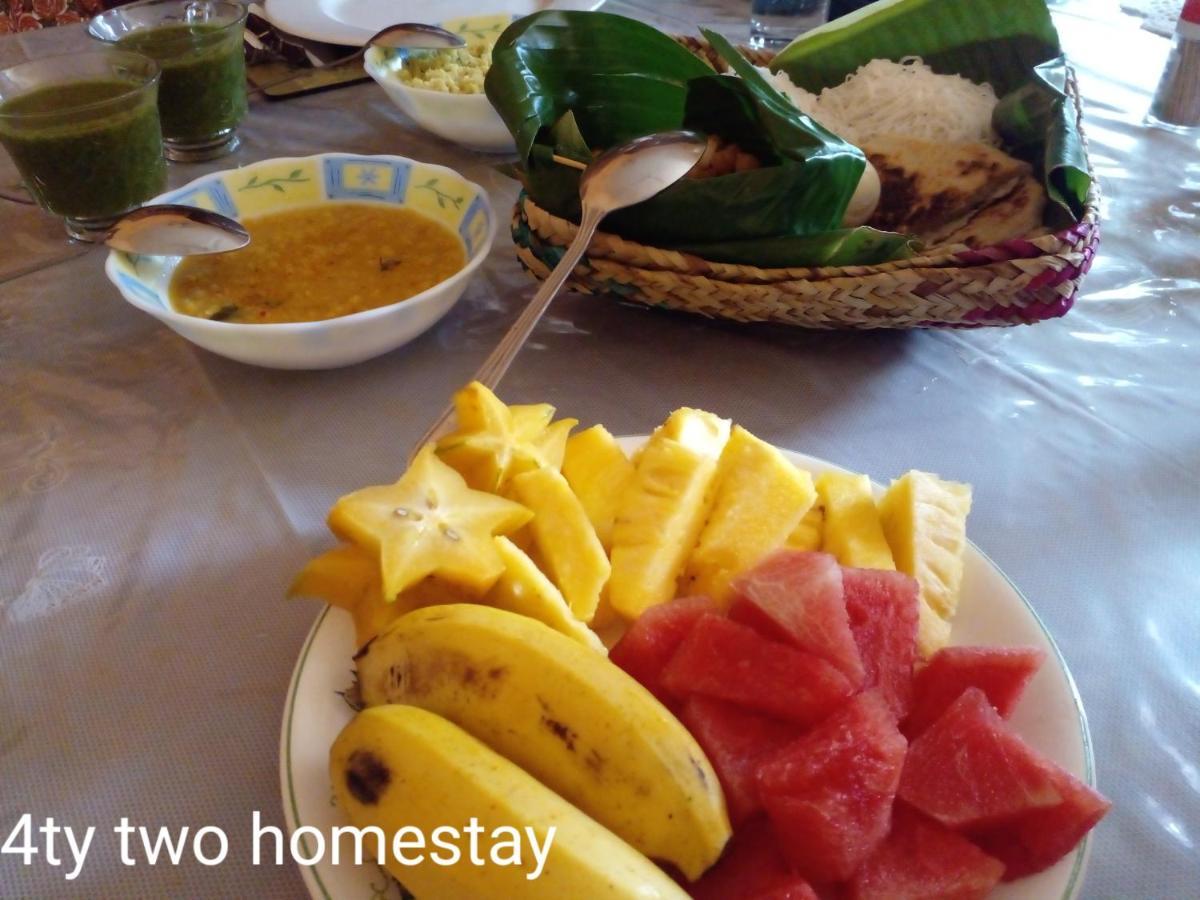 4Ty Two Homestay Galle Buitenkant foto