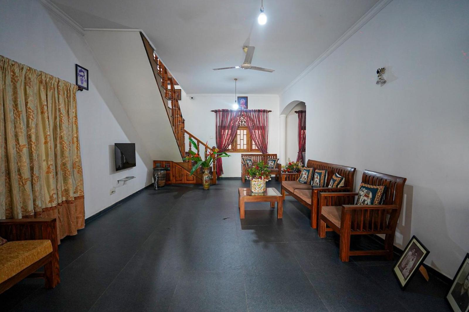 4Ty Two Homestay Galle Buitenkant foto