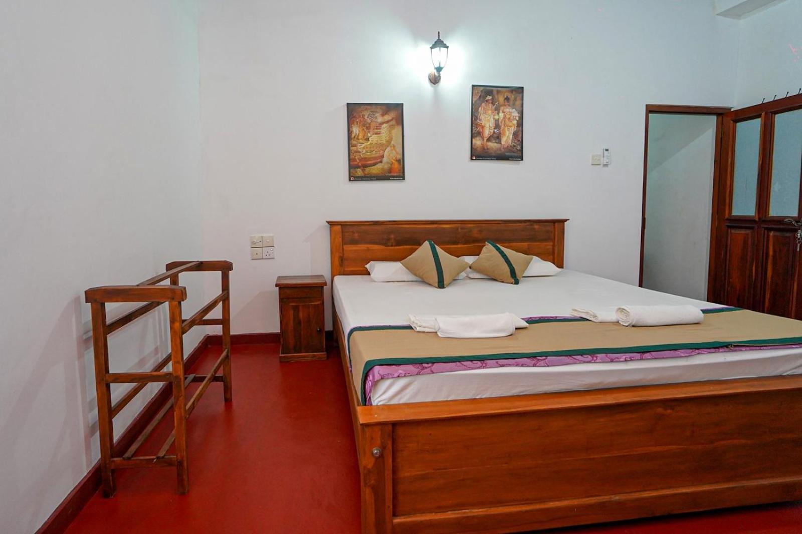 4Ty Two Homestay Galle Buitenkant foto