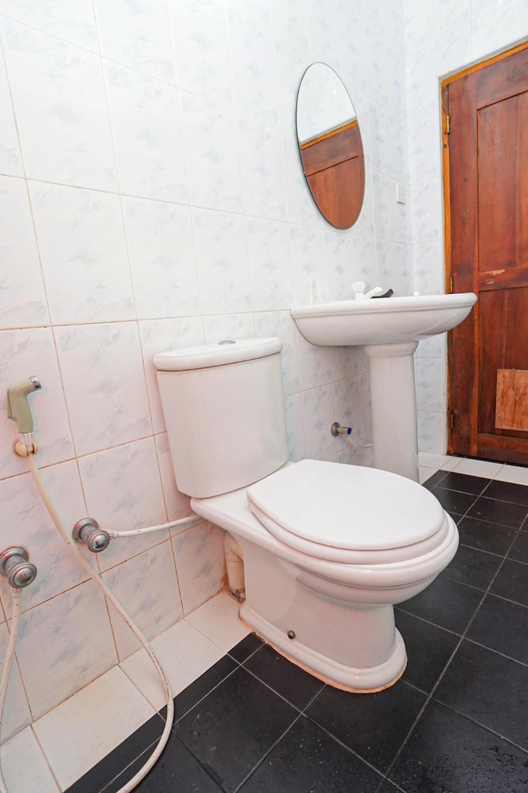 4Ty Two Homestay Galle Buitenkant foto