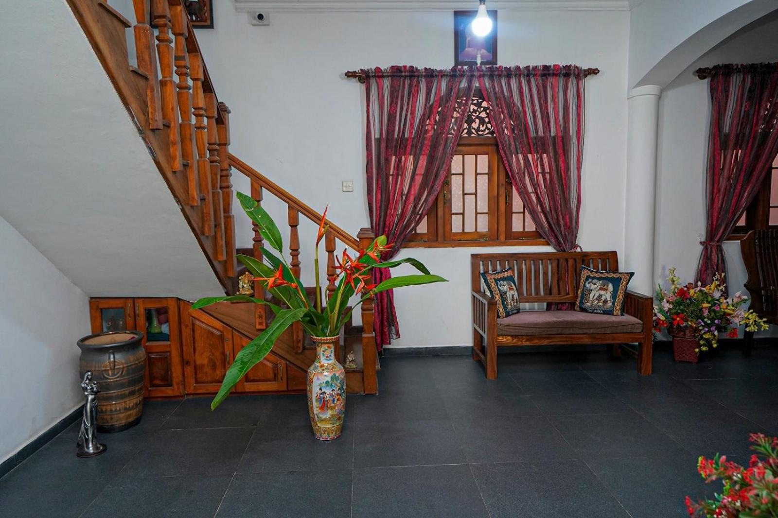 4Ty Two Homestay Galle Buitenkant foto