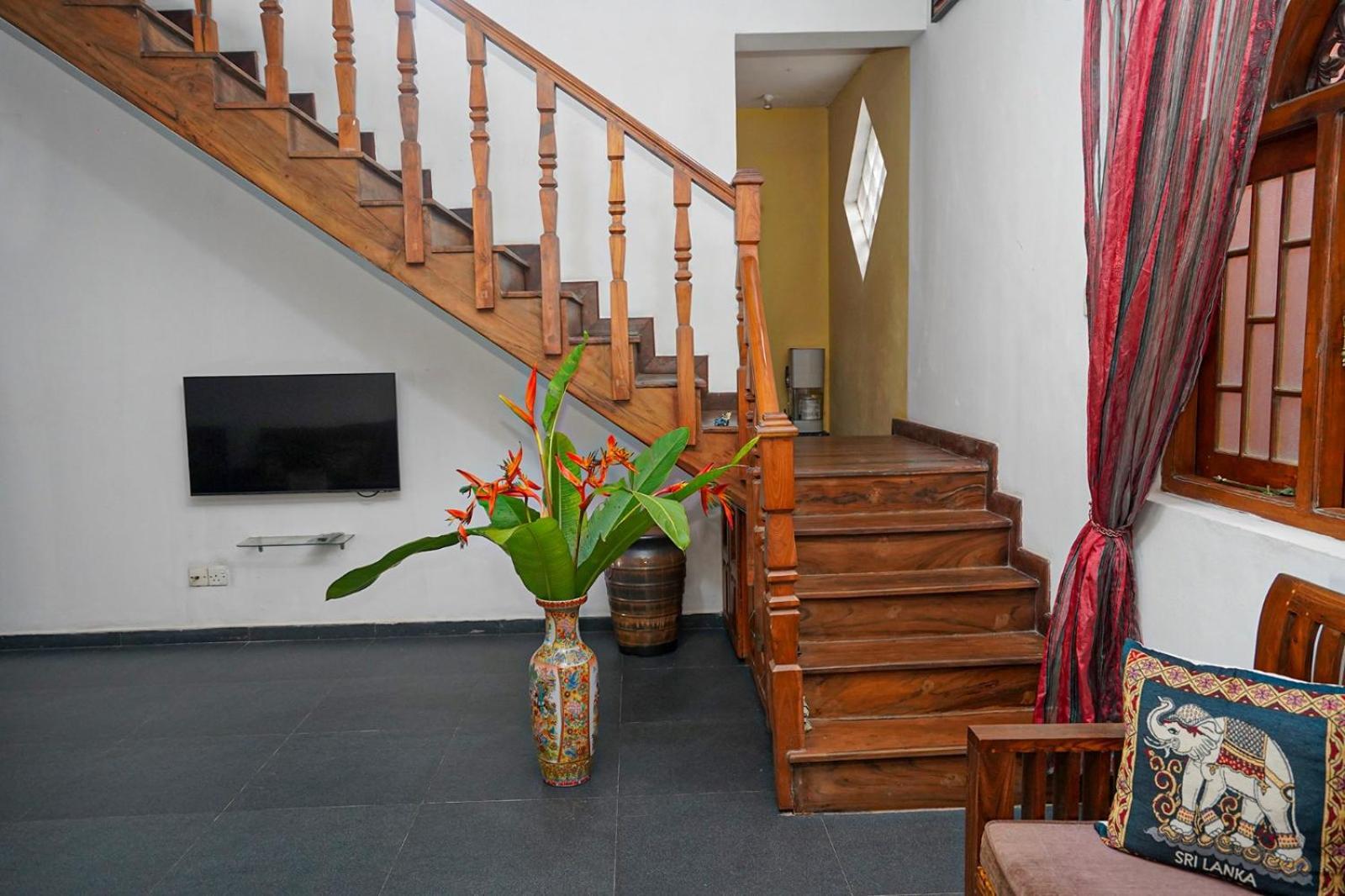 4Ty Two Homestay Galle Buitenkant foto