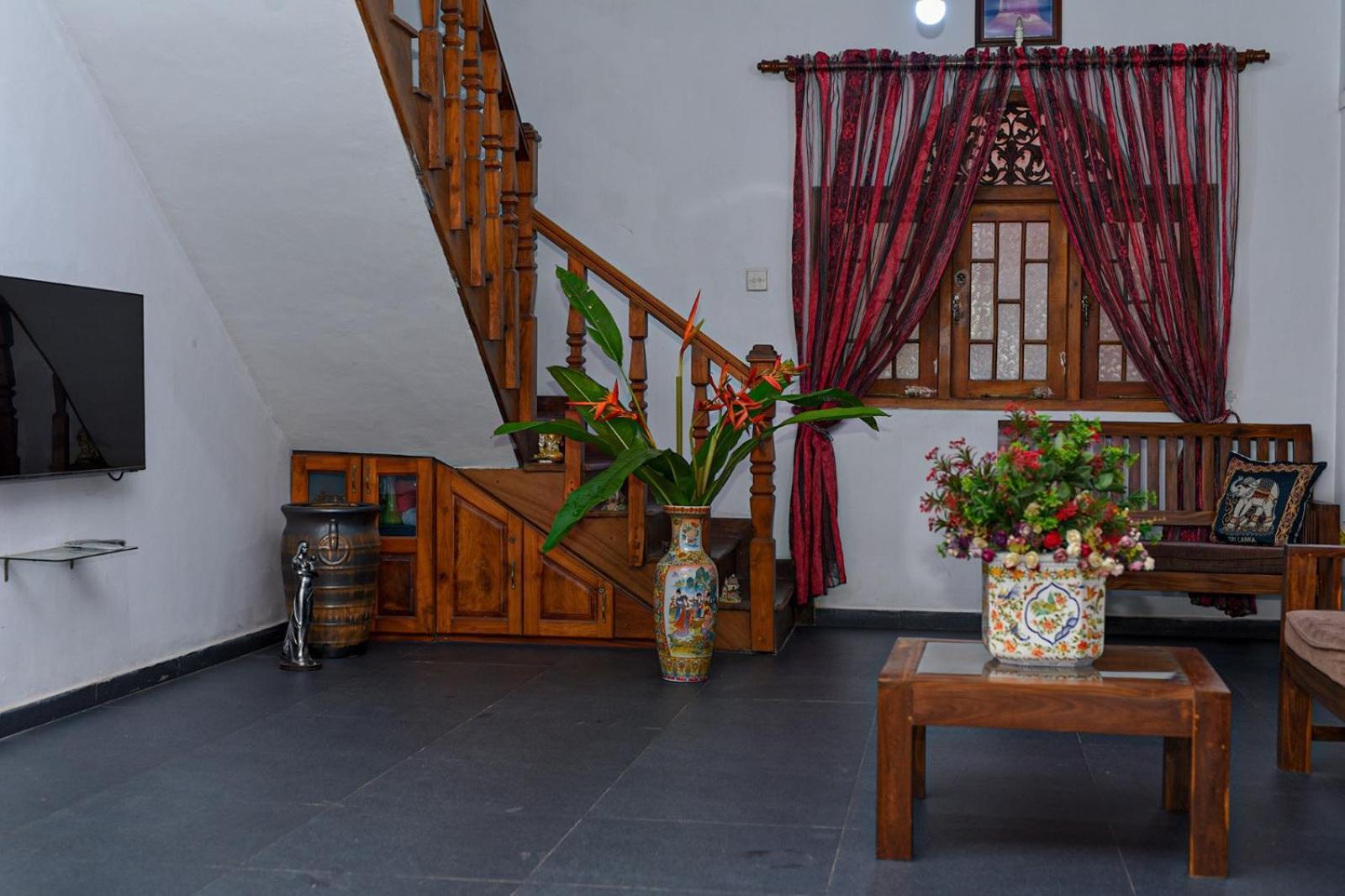 4Ty Two Homestay Galle Buitenkant foto