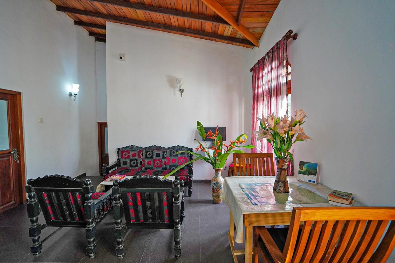 4Ty Two Homestay Galle Buitenkant foto