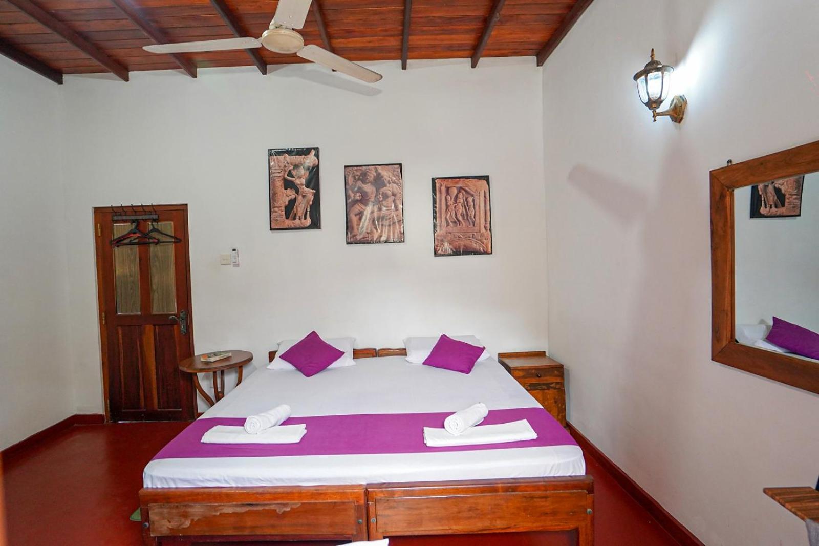 4Ty Two Homestay Galle Buitenkant foto