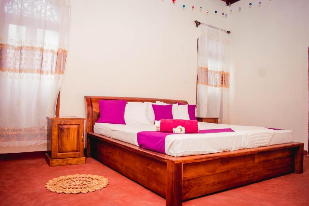 4Ty Two Homestay Galle Buitenkant foto