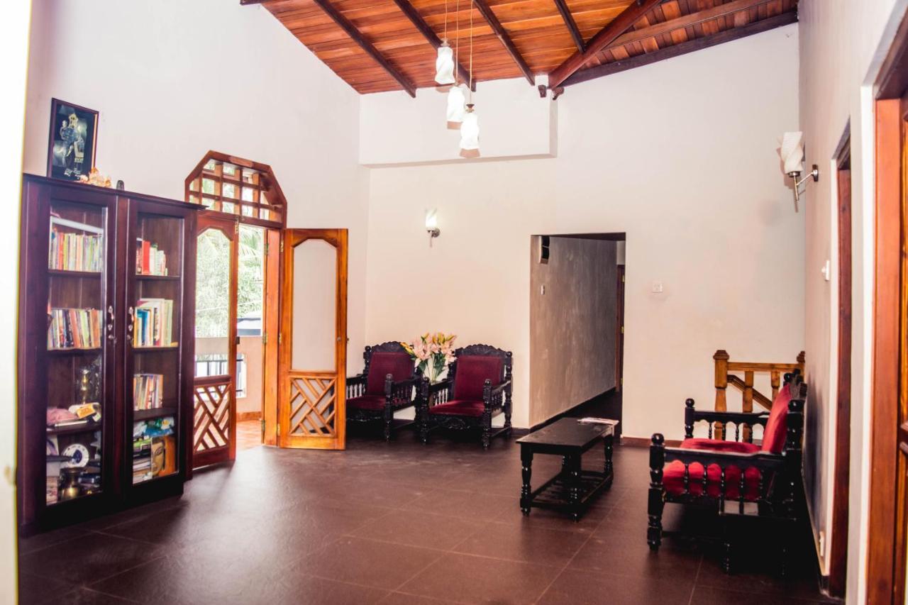 4Ty Two Homestay Galle Buitenkant foto