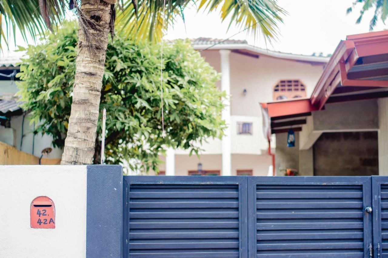 4Ty Two Homestay Galle Buitenkant foto