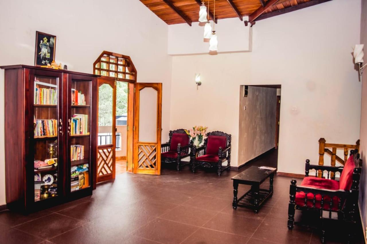 4Ty Two Homestay Galle Buitenkant foto