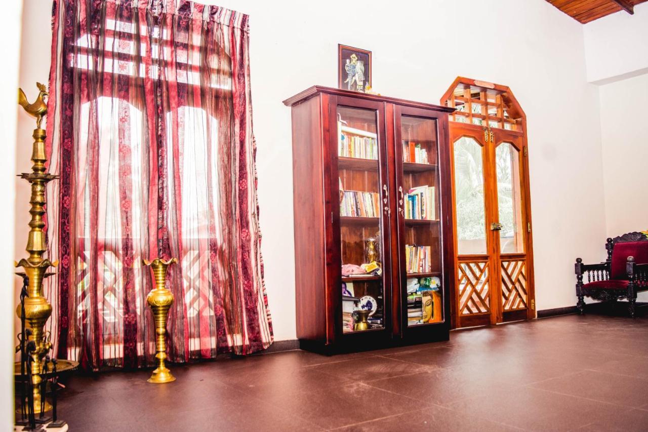 4Ty Two Homestay Galle Buitenkant foto