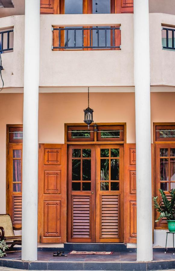4Ty Two Homestay Galle Buitenkant foto