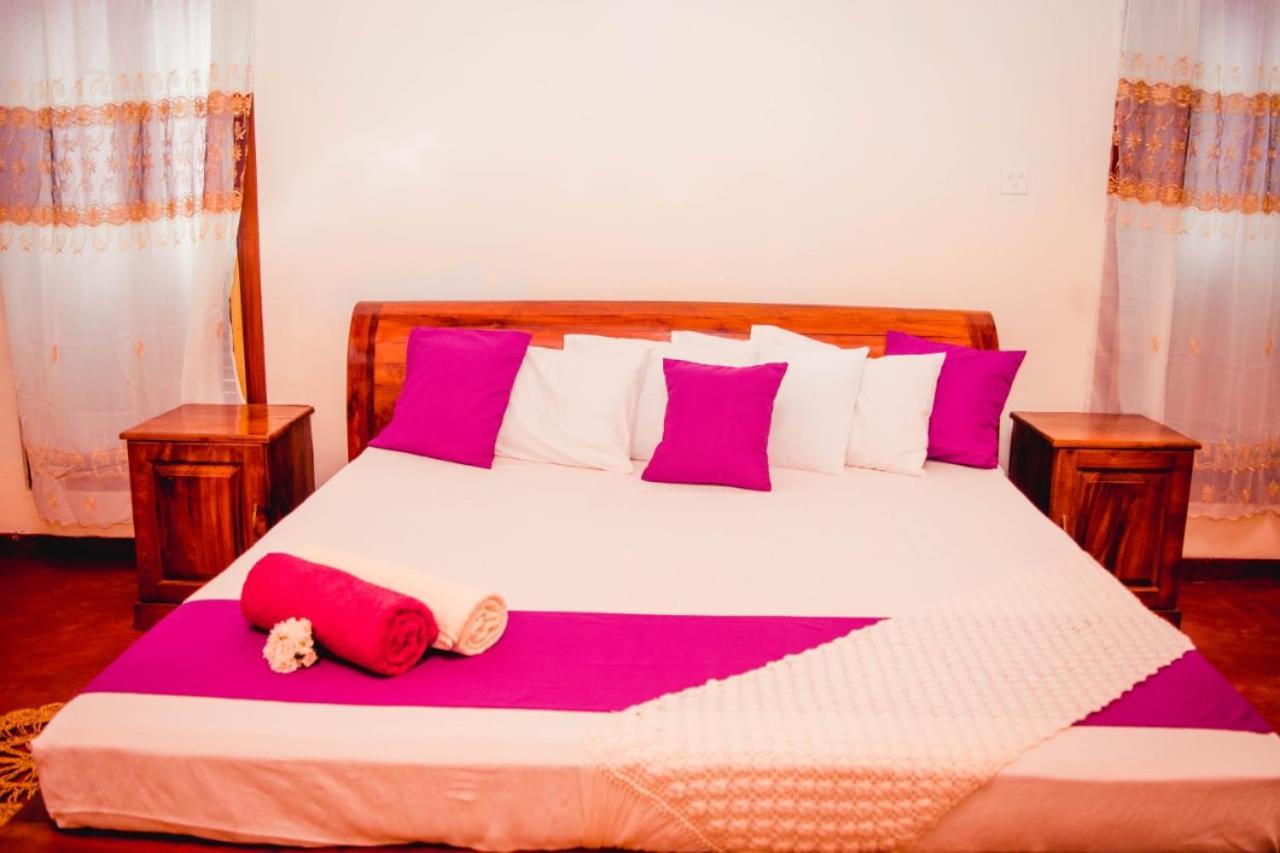 4Ty Two Homestay Galle Buitenkant foto