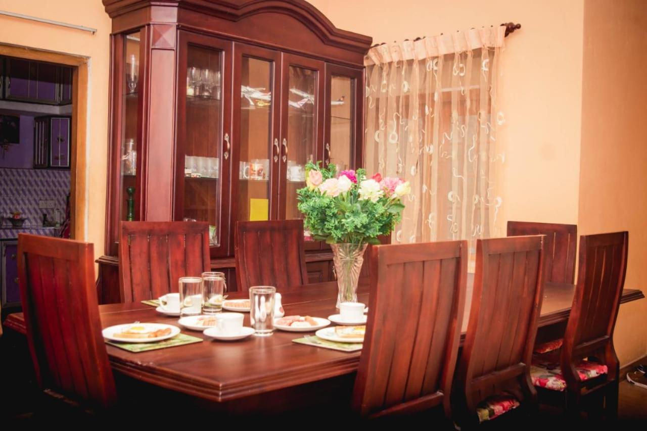 4Ty Two Homestay Galle Buitenkant foto