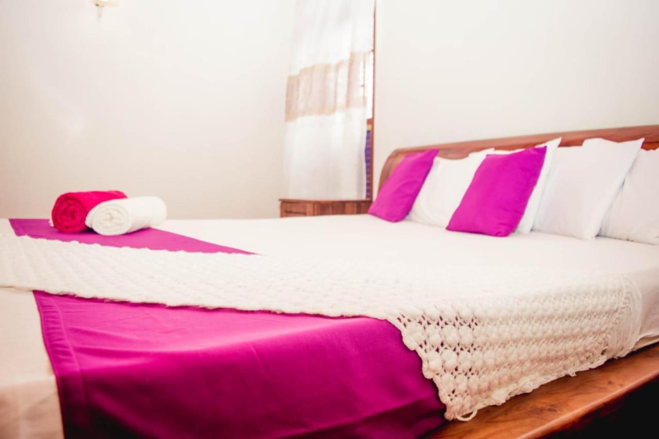 4Ty Two Homestay Galle Buitenkant foto